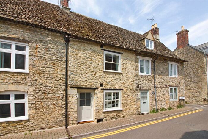 3 Bedroom Cottage For Sale In West Street, Malmesbury, SN16
