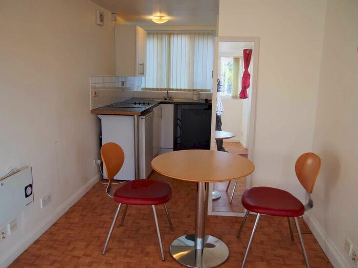 1 Bedroom Studio To Rent In St Georges Close, High Wycombe, HP13