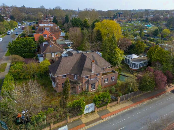 Detached House For Sale In The Bishops Avenue, London, N2