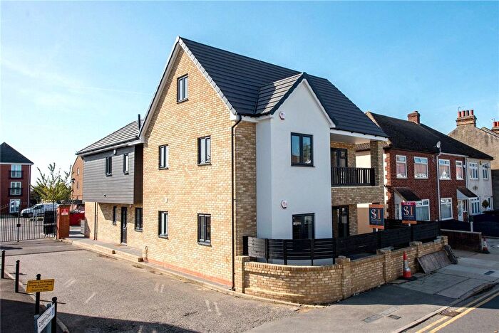 1 Bedroom Flat For Sale In Marlborough Road, Romford, RM7