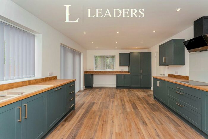 4 Bedroom Semi-Detached House To Rent In Toll Bar Road, CH3