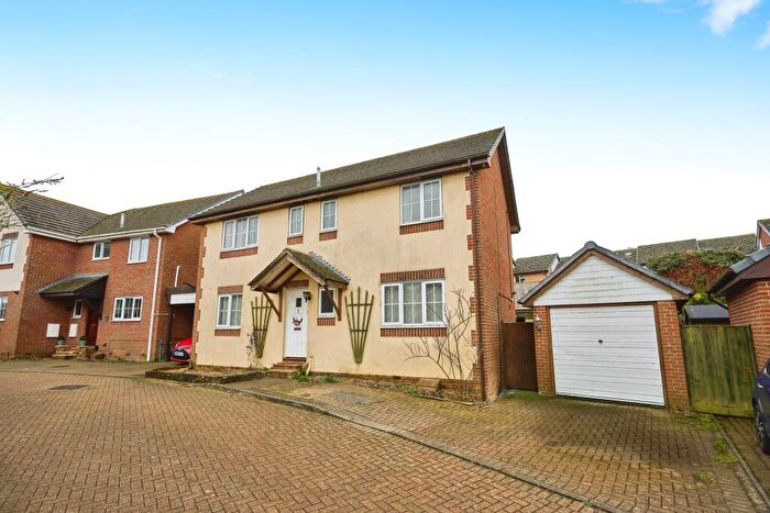 4 Bedroom Detached House For Sale In Bramleys, Newport, Isle Of Wight, PO30