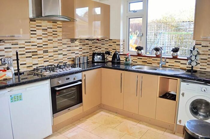 4 Bedroom Terraced House To Rent In Mill Road, Newham, London, E16