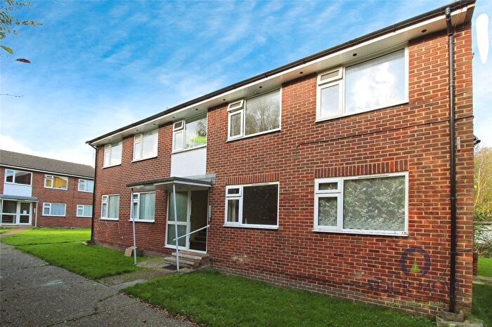 2 Bedroom Flat To Rent In Walnut Walk, Polegate, East Sussex, BN26