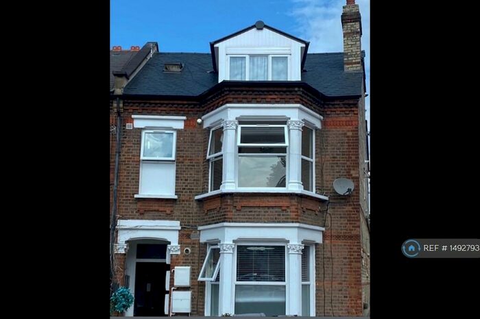 2 Bedroom Flat To Rent In Mountfield Road, Finchley, N3