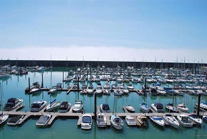 4 Bedroom Flat To Rent In Merton Court, The Strand, BN2