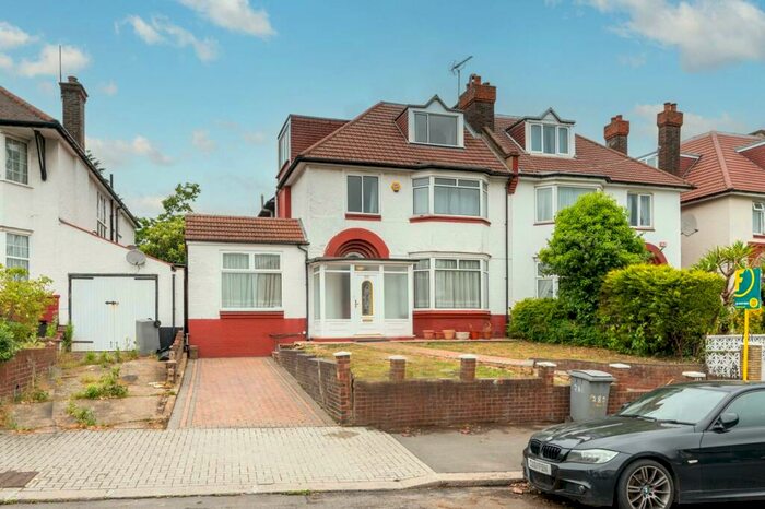 7 Bedroom Semi-Detached House To Rent In Dollis Hill Lane, Gladstone Park, London, NW2