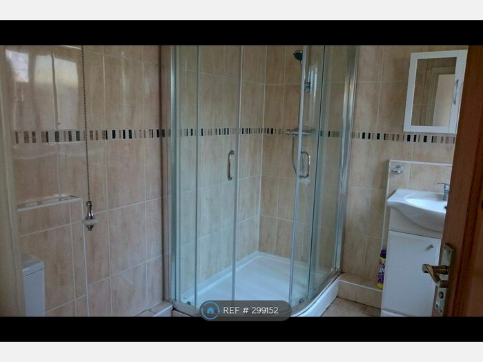 3 Bedroom Terraced House To Rent In Birmingham, Birmingham B67