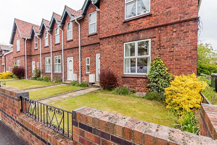 2 Bedroom Flat To Rent In Village Street, Rawcliffe, York, YO30