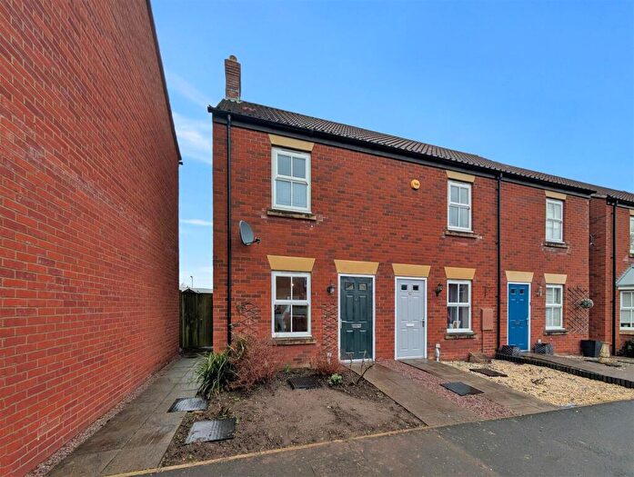 2 Bedroom End Of Terrace House To Rent In Riverside, Market Rasen, LN8