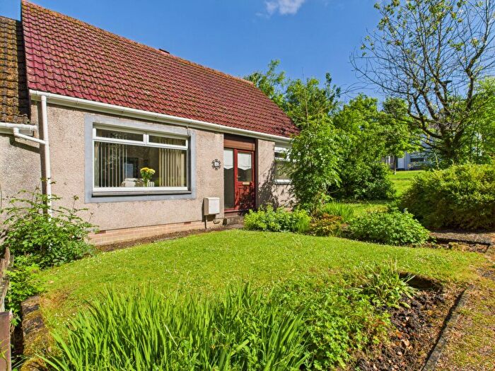 4 Bedroom Semi-Detached House For Sale In Murdostoun Gardens, Wishaw, ML2