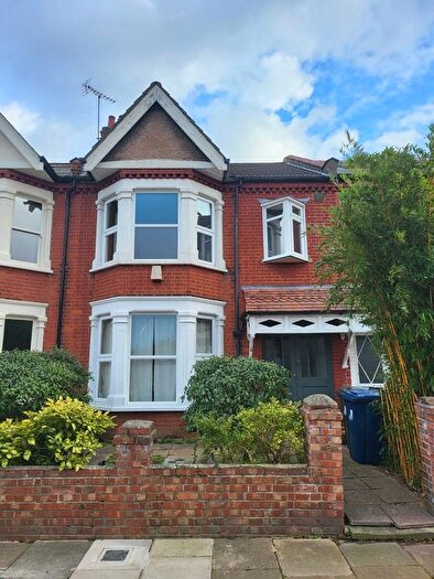 4 Bedroom Semi-Detached House To Rent In Park Road, Hanwell, W7