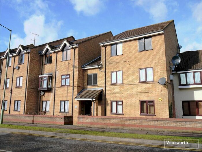 1 Bedroom Flat To Rent In Lion Court, Studio Way, Borehamwood, Hertfordshire, WD6