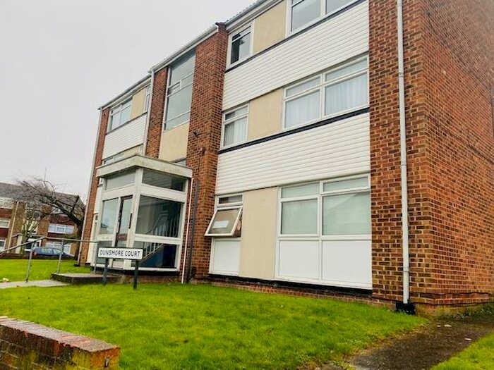 2 Bedroom Flat To Rent In Wakeley Road, Rainham, Gillingham, ME8