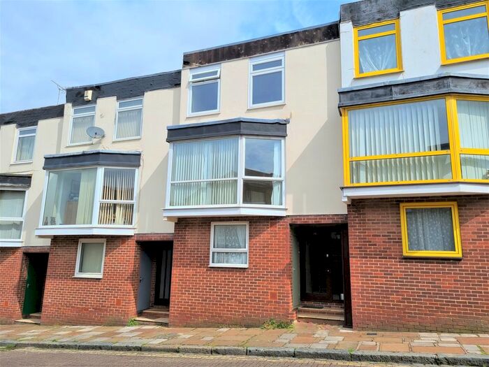 3 Bedroom Town House To Rent In Westgate Street, Southampton, SO14