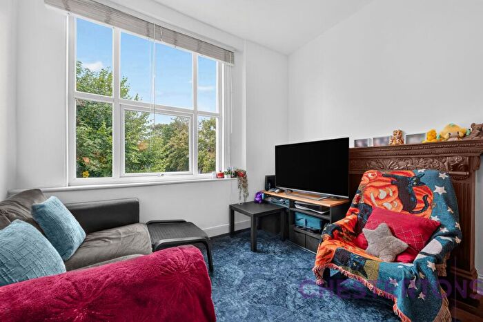 2 Bedroom Flat To Rent In Burnt Ash Hill, Canary Wharf, SE12