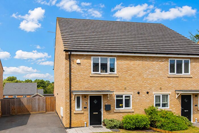 3 Bedroom House For Sale In Cherwell Drive, NN16
