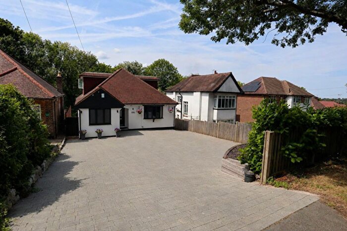 4 Bedroom Detached House For Sale In Coulsdon Road, Coulsdon, CR5