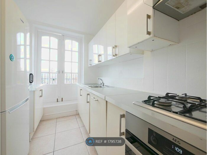 4 Bedroom Flat To Rent In Sutherland Avenue, London, W9