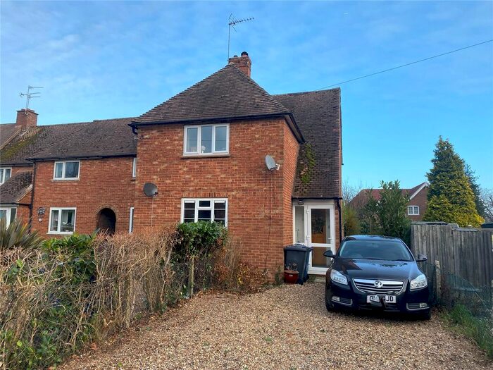 2 Bedroom Flat To Rent In Briery Way, Amersham, Buckinghamshire HP6