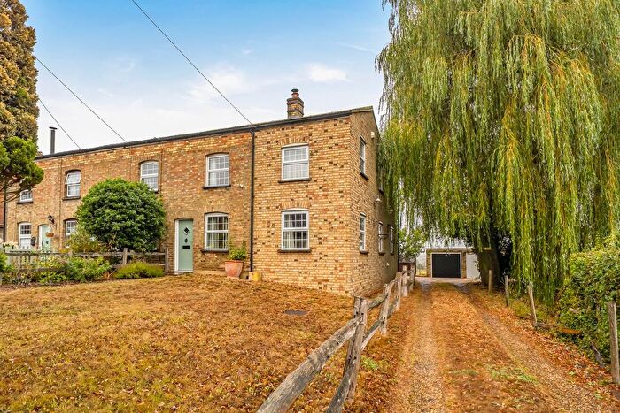 3 Bedroom End Of Terrace House For Sale In Toddington Road, Tebworth, LU7