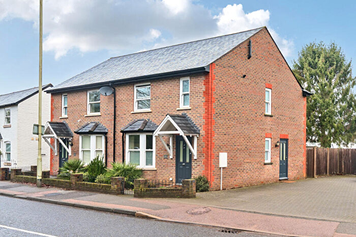 3 Bedroom Semi Detached House For Sale In Leverstock Green Road, Hemel Hempstead, HP3