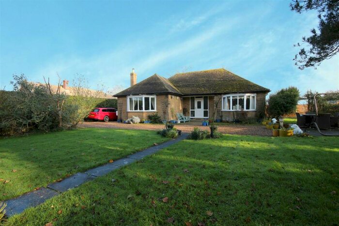 2 Bedroom Detached Bungalow For Sale In Sutton Road, Hannah, LN13