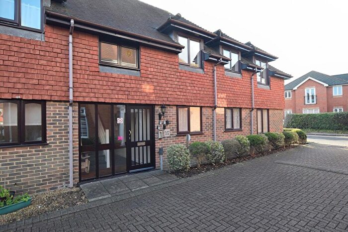 1 Bedroom Flat To Rent In Fernhill Lane, New Milton, Hampshire., BH25