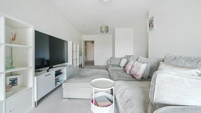 3 Bedroom Maisonette For Sale In Valiant Lane, Cambridge, CB5
