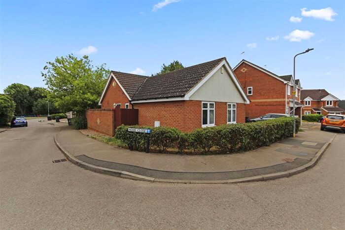 3 Bedroom Detached Bungalow For Sale In Lodge Way, Irthlingborough, NN9