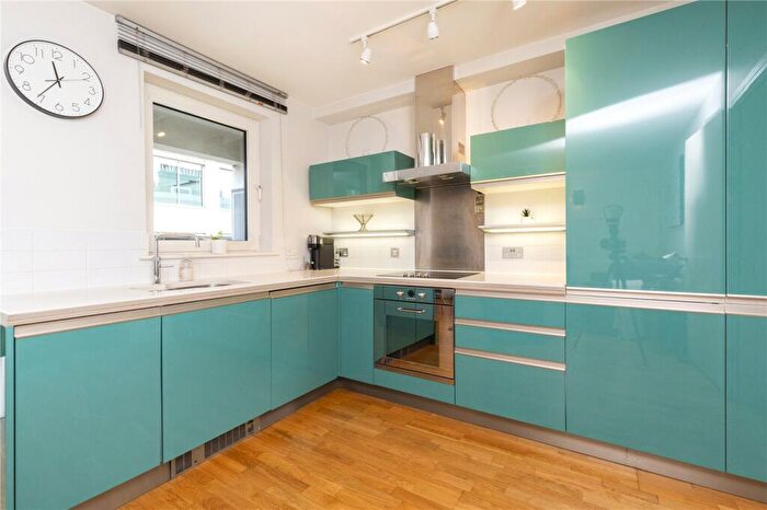 2 Bedroom Apartment To Rent In Joiners Yard, London, N1
