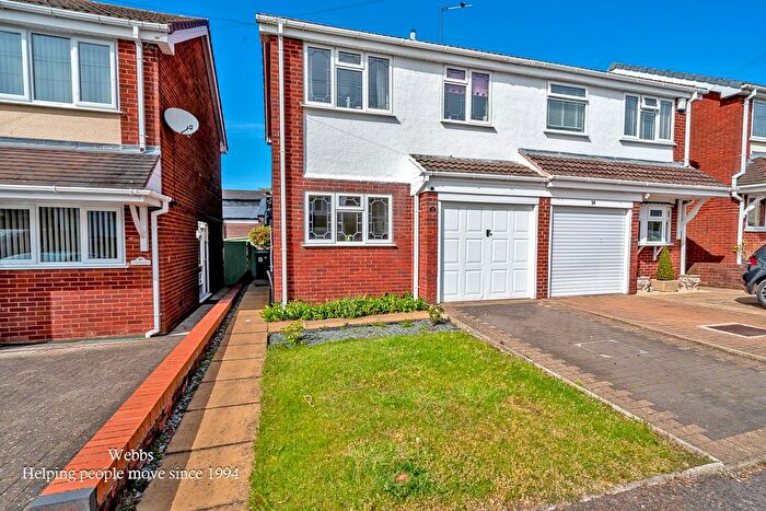 3 Bedroom Semi-detached House For Sale In Meadow Grove, Great Wyrley, Walsall, WS6