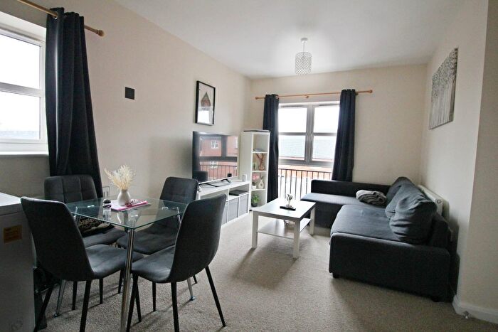 2 Bedroom Flat To Rent In Knighton Lane, Aylestone, Leicester, LE2