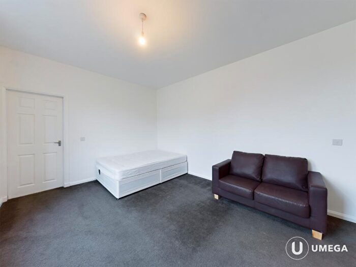 1 Bedroom Apartment To Rent In Mid Street, Bathgate, West Lothian, EH48
