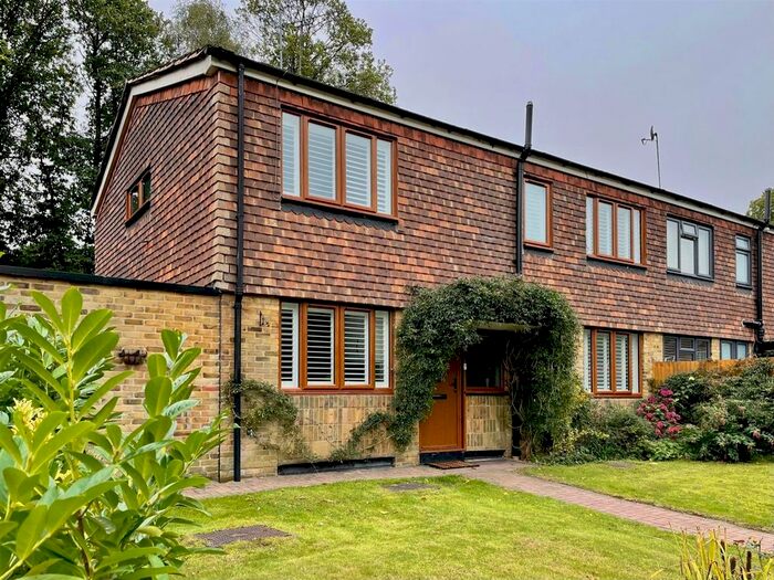 4 Bedroom Semi-Detached House For Sale In Armstrong Close, Halsted, Sevenoaks, TN14