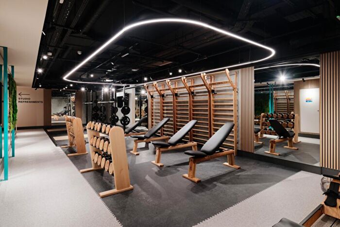 3 Bedroom Flat For Sale In Lindley House, Silkstream, Hendon, NW9