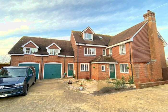 5 Bedroom Detached House To Rent In North Waltham, Nr Basingstoke, Hampshire, RG25