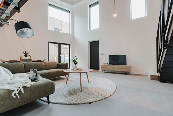 3 Bedroom Flat To Rent In Aire Lofts, Climate Innovation District, LS9