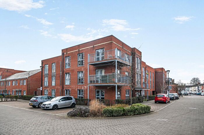 2 Bedroom Flat For Sale In Meridian Way, Meridian Waterside, Southampton, Hampshire, SO14
