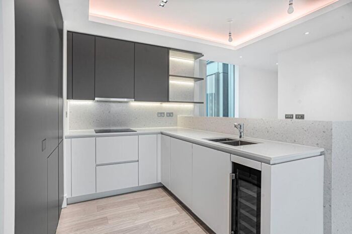 2 Bedroom Apartment For Sale In Bollinder Place, Carrara Tower, EC1V - Photo 4