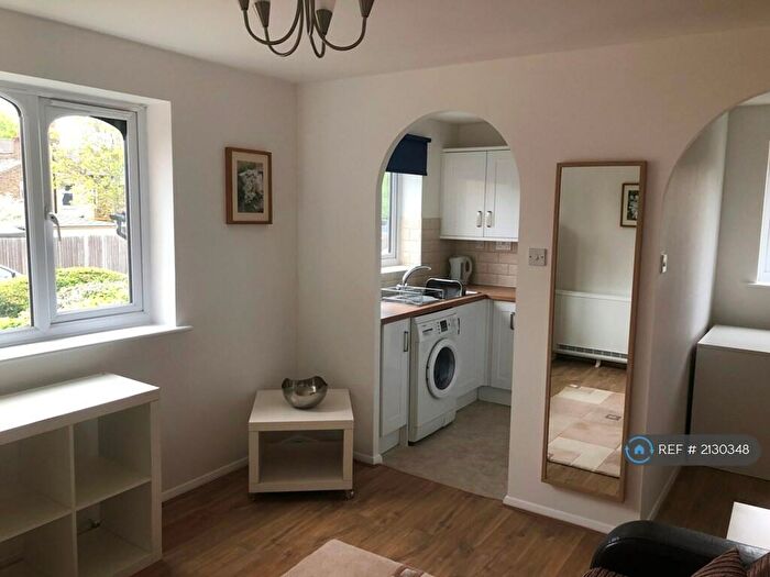 Studio To Rent In Waddington Close, Enfield, EN1