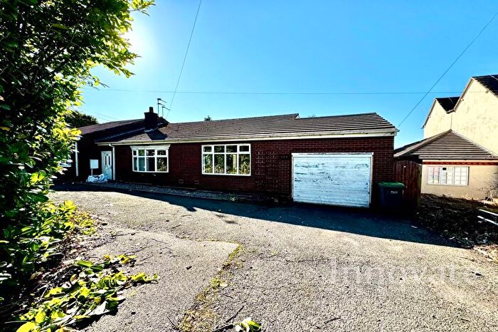 2 Bedroom Bungalow To Rent In Oakham Road, Tividale, Oldbury, B69
