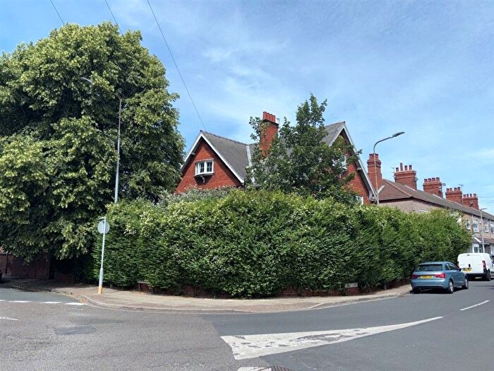 2 Bedroom Flat For Sale In Eleanor Street, Grimsby, DN32
