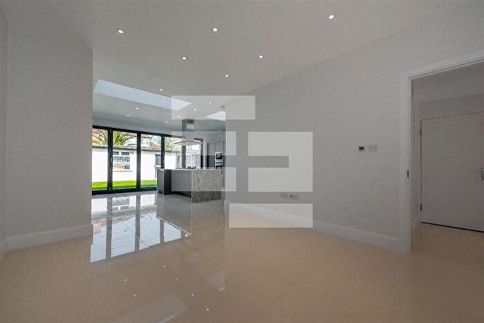 5 Bedroom Semi-Detached House To Rent In Burnley Road, Dollis Hill, London, NW10