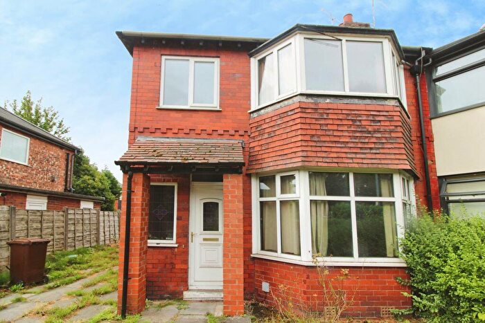 3 Bedroom Semi Detached House For Sale In Bury Old Road, Prestwich, Manchester, M25