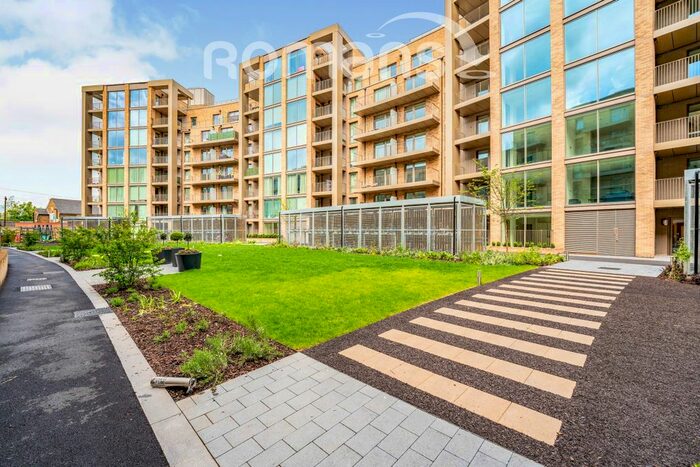 3 Bedroom Flat To Rent In Garnet Place, West Drayton, UB7