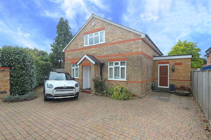 4 Bedroom Detached Bungalow For Sale In Hilliards Road, Uxbridge, UB8