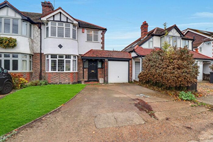 3 Bedroom Semi Detached House For Sale In Summer Avenue, East Molesey, KT8