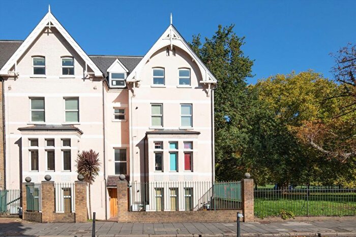 1 Bedroom Flat For Sale In The Vale, Acton, W3
