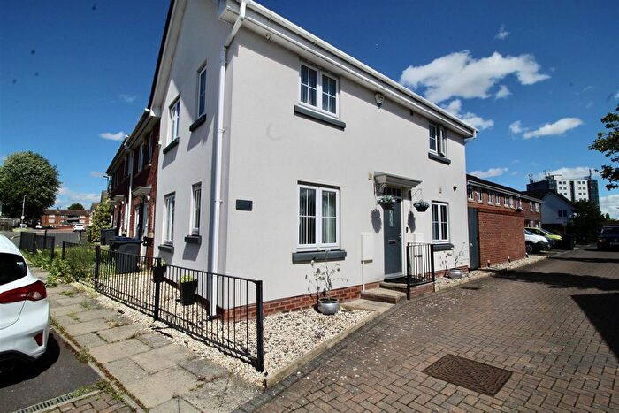 3 Bedroom End Of Terrace House For Sale In Cole Way, Shard End, Birmingham, B34